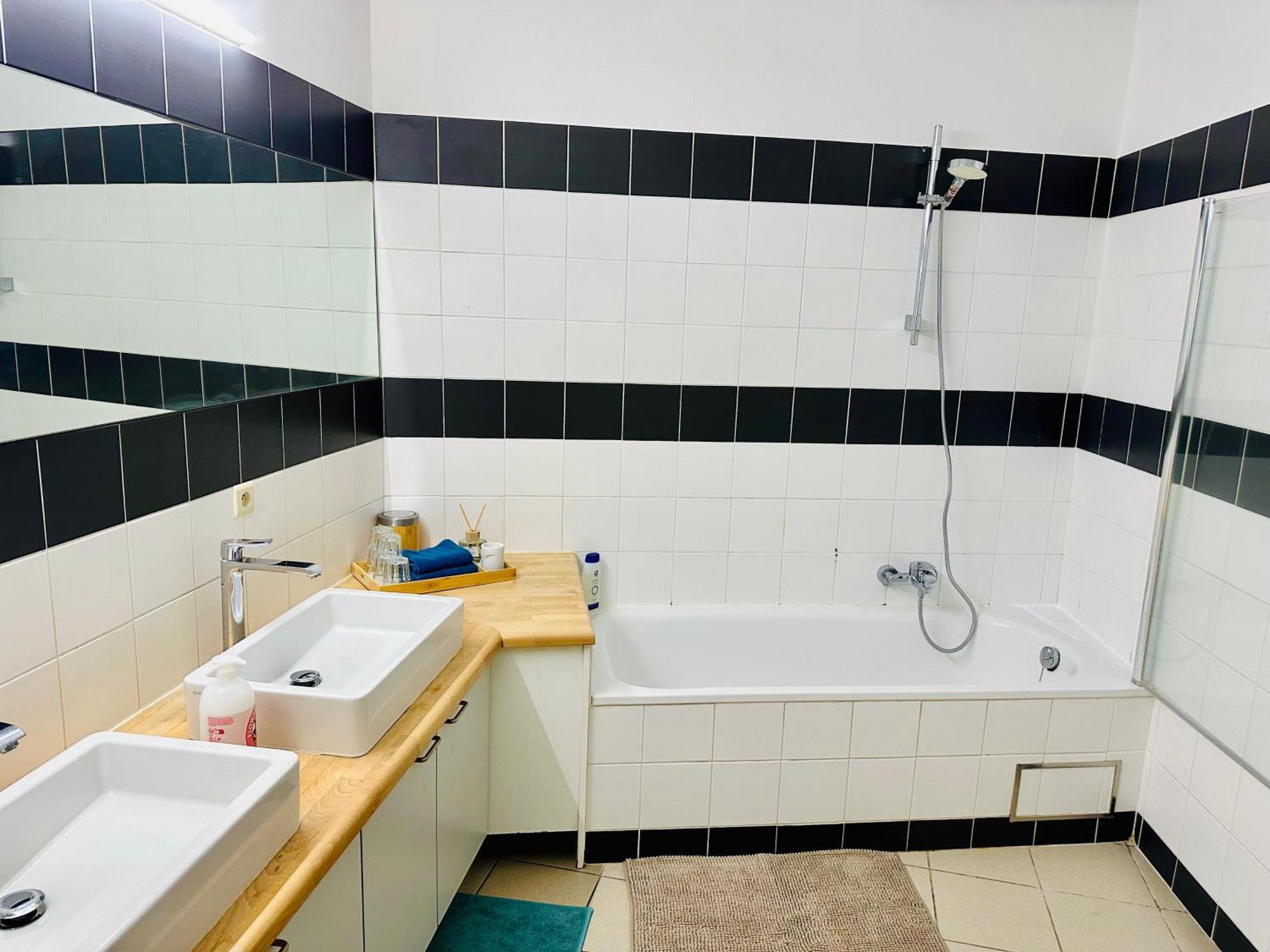 Down Town Oasis-Spacious Loft With Private Parking Brussel Buitenkant foto
